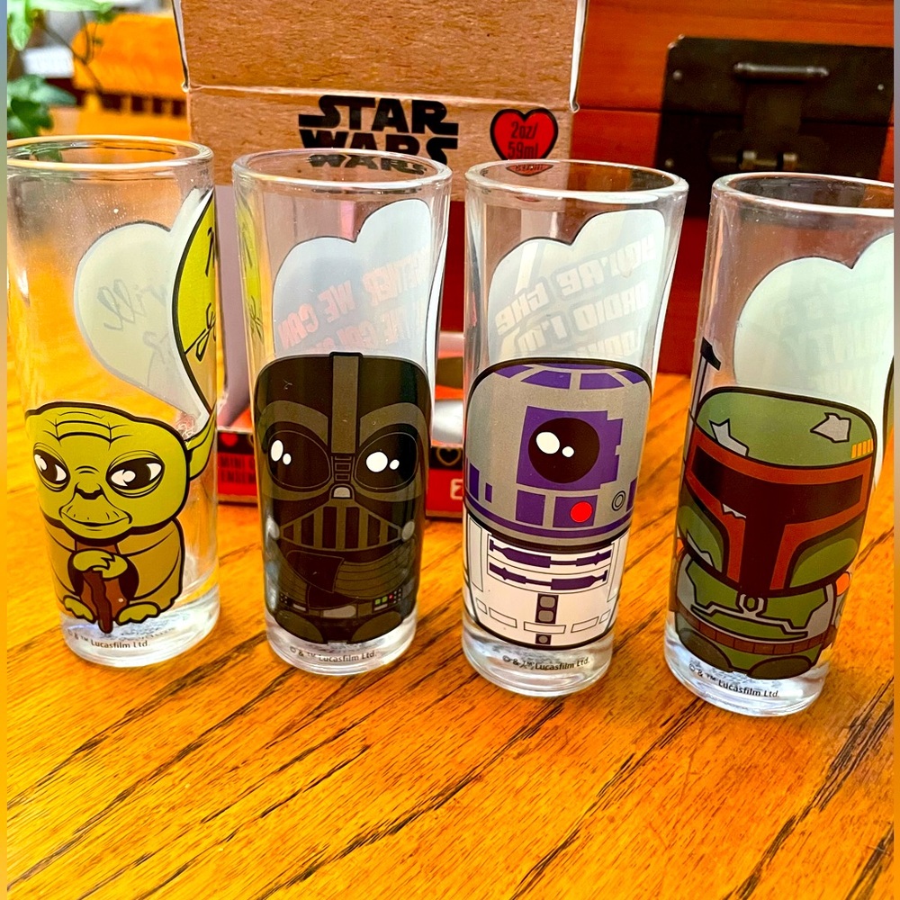 Star Wars - mini glass set (2oz) - NWT - 4 glasses in box